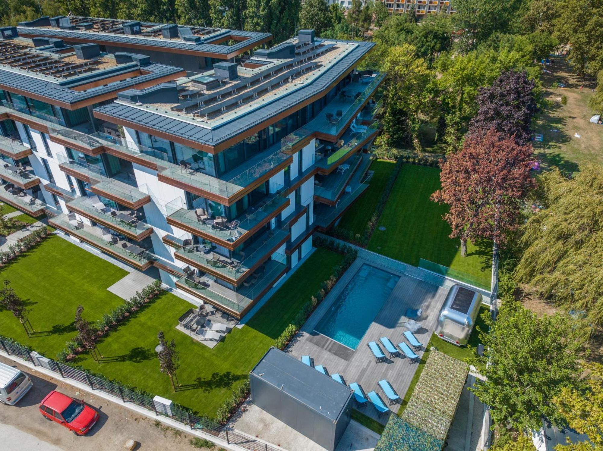 Bj81 Suite Hotel Siófok Eksteriør billede