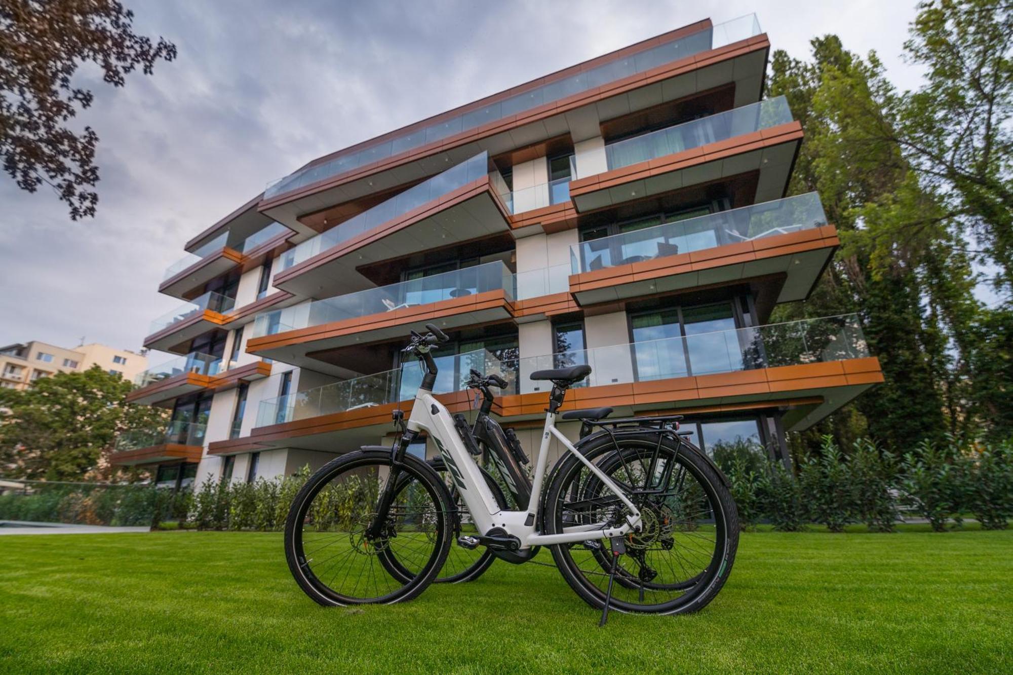 Bj81 Suite Hotel Siófok Eksteriør billede