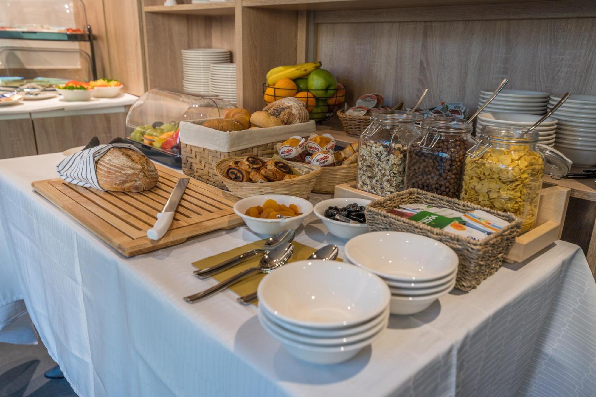 Bj81 Suite Hotel Siófok Eksteriør billede